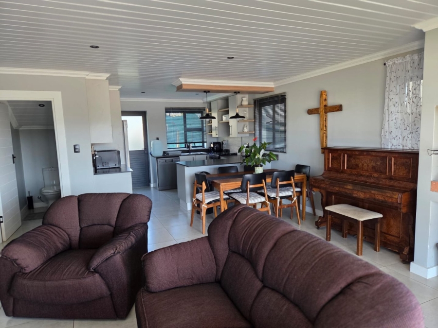 4 Bedroom Property for Sale in Hartenbos Heuwels Western Cape